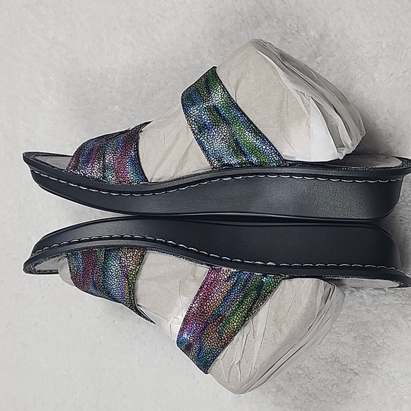 Alegria Betty Hippie Momma Peace Sign Multi Color Sandals New In Box - Picture 7 of 11